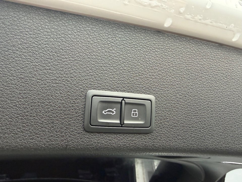 Audi e-tron 55 quattro 5d