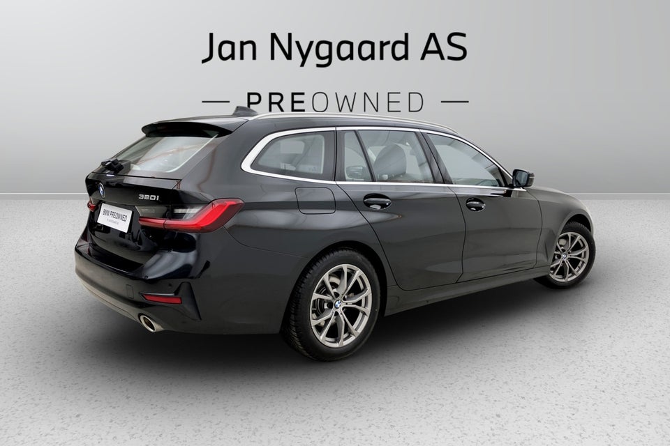 BMW 320i 2,0 Touring Sport Line aut. 5d