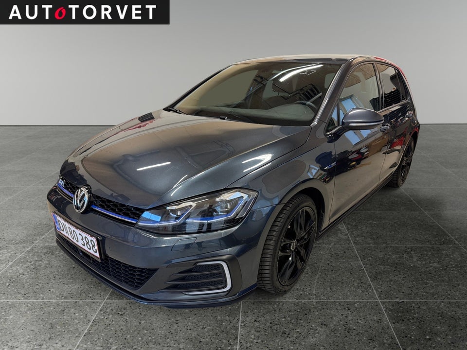 VW Golf VII 1,4 GTE DSG 5d