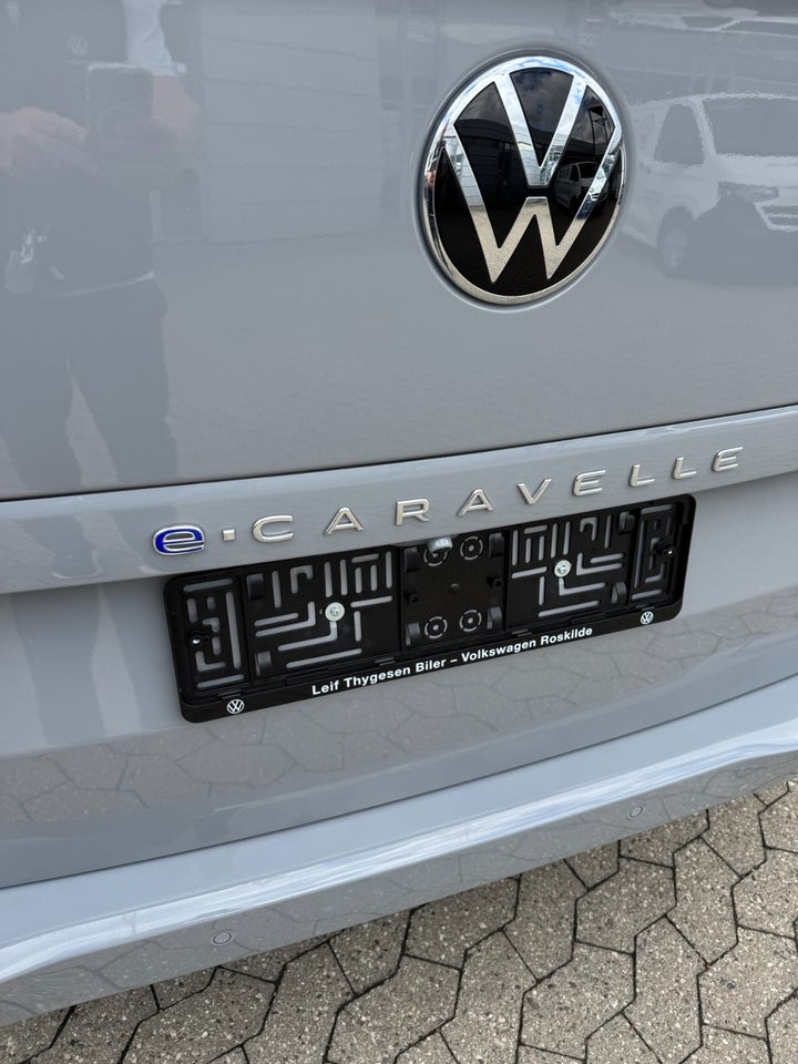 VW e-Caravelle 71 Life LWB