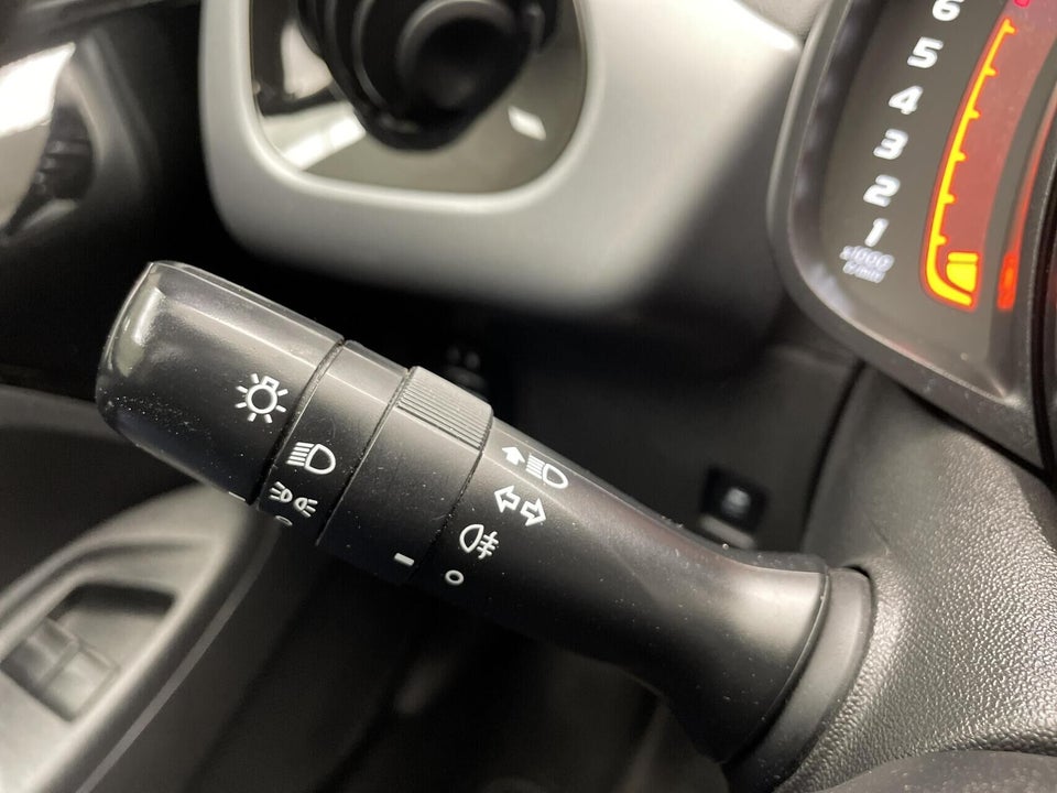 Toyota Aygo 1,0 VVT-i x-plore 5d