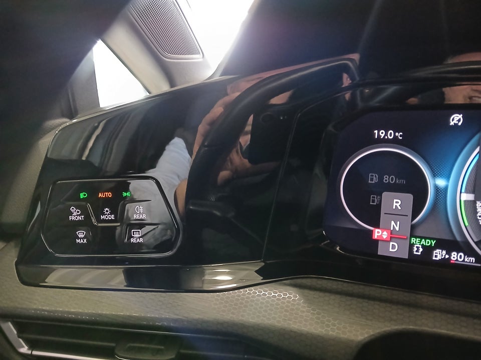 VW Golf VIII 1,4 GTE DSG 5d