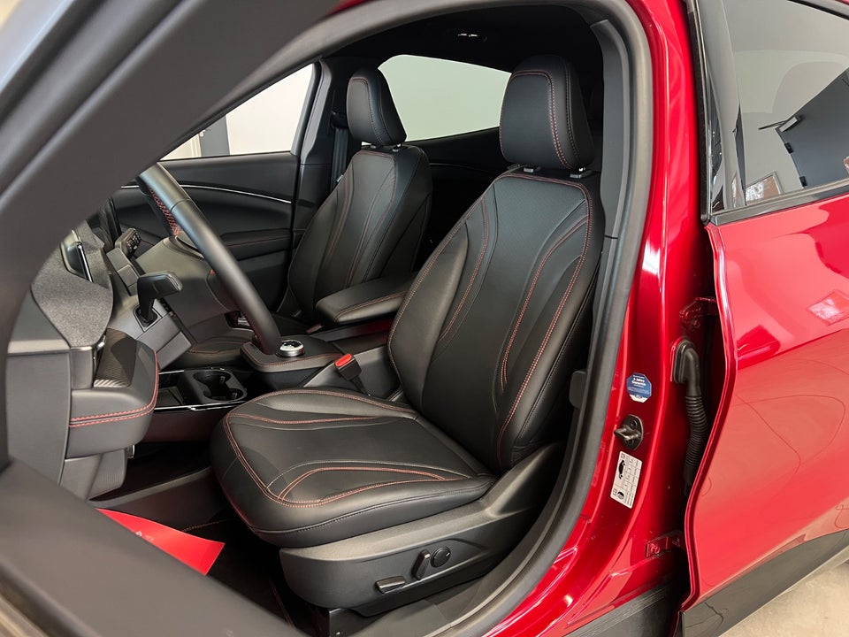 Ford Mustang Mach-E 73 Premium Standard Range AWD 5d