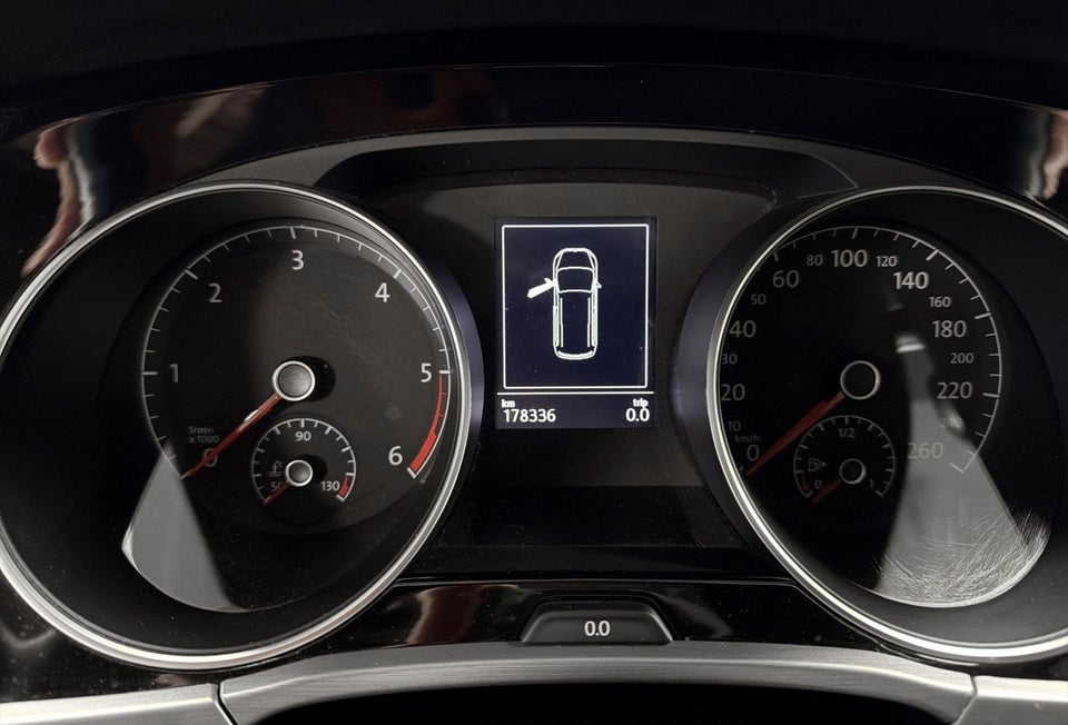 VW Touran 2,0 TDi 122 Comfortline Van 5d