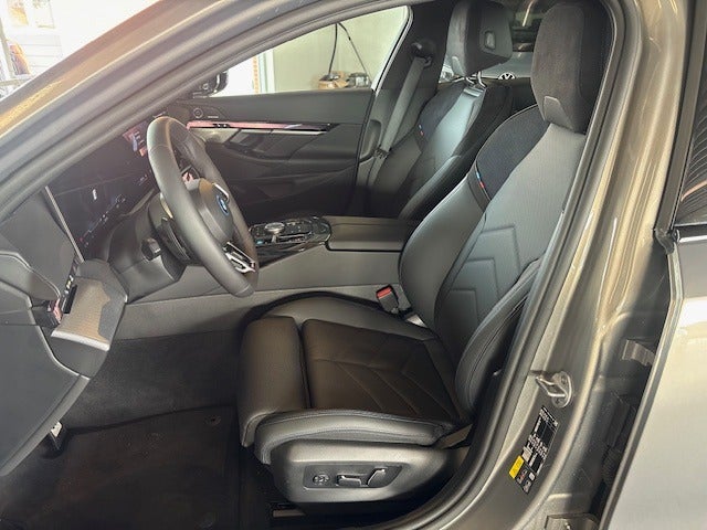 BMW i5 eDrive40 M-Sport 4d