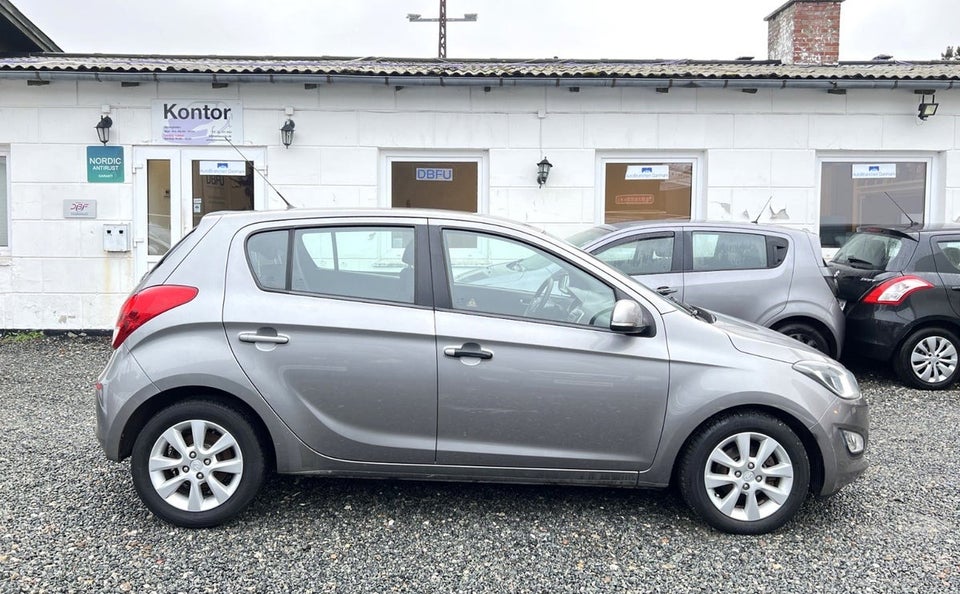 Hyundai i20 1,25 Classic XTR 5d