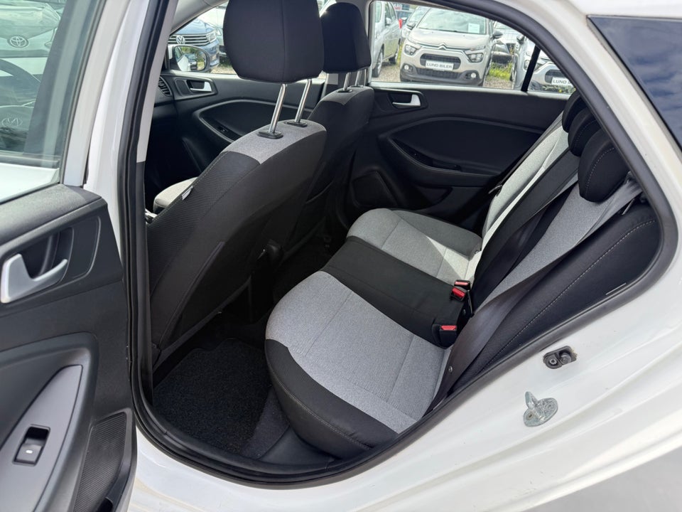 Hyundai i20 1,25 Trend 5d