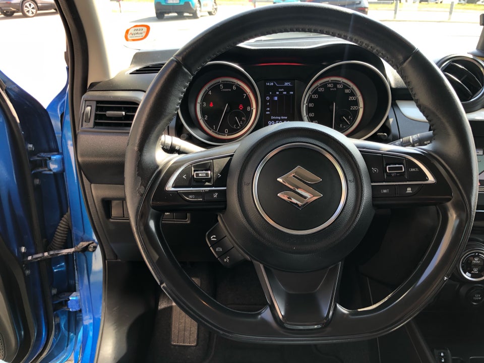 Suzuki Swift 1,2 Dualjet Exclusive CVT 5d