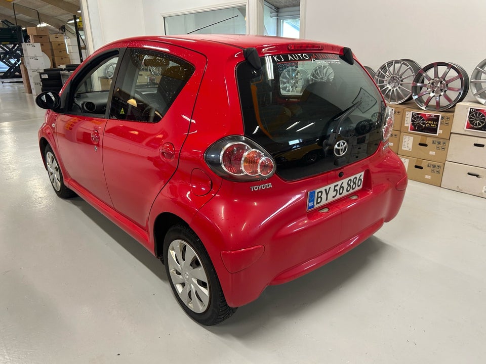 Toyota Aygo 1,0 VVT-i T2 5d