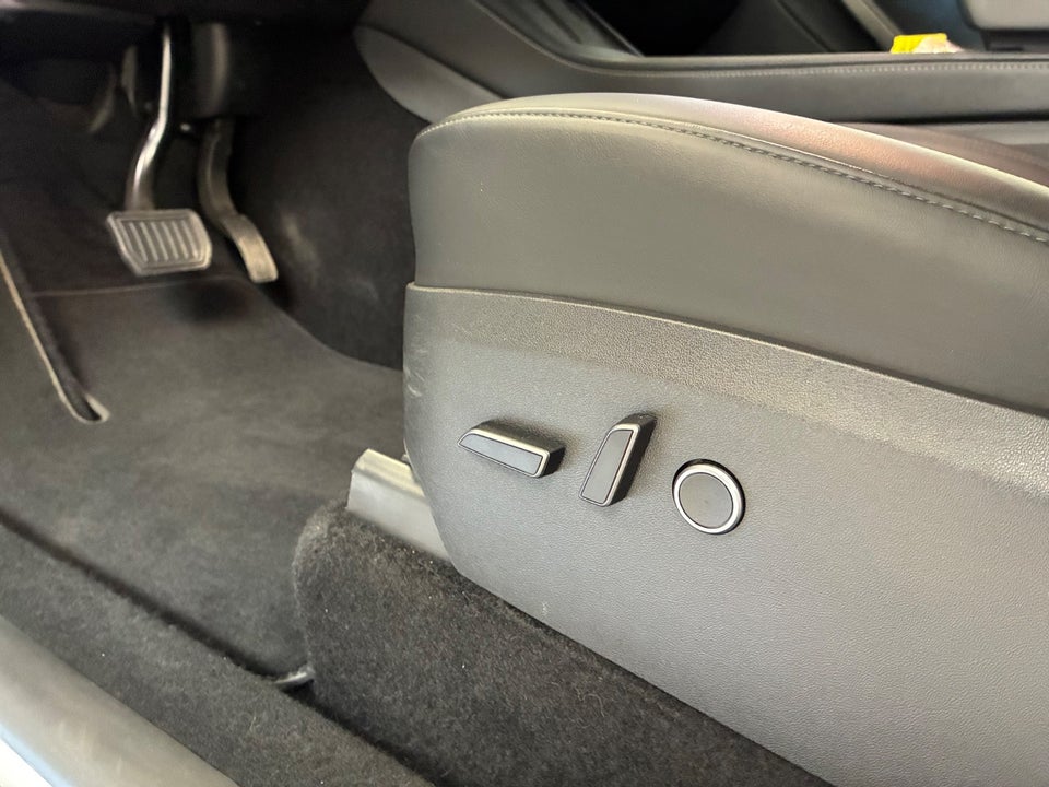 Tesla Model Y RWD 5d