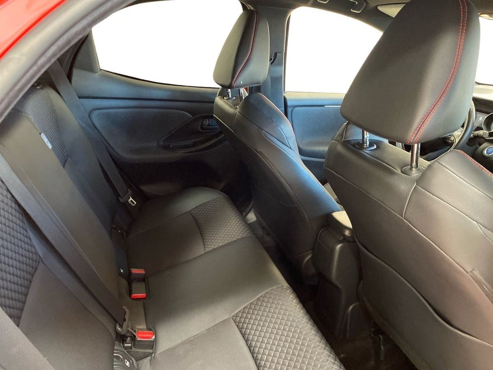Toyota Yaris 1,5 Hybrid H3 Premier Edition e-CVT 5d