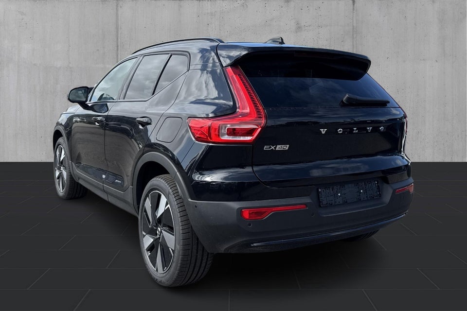 Volvo EX40 Standard Range Plus 5d
