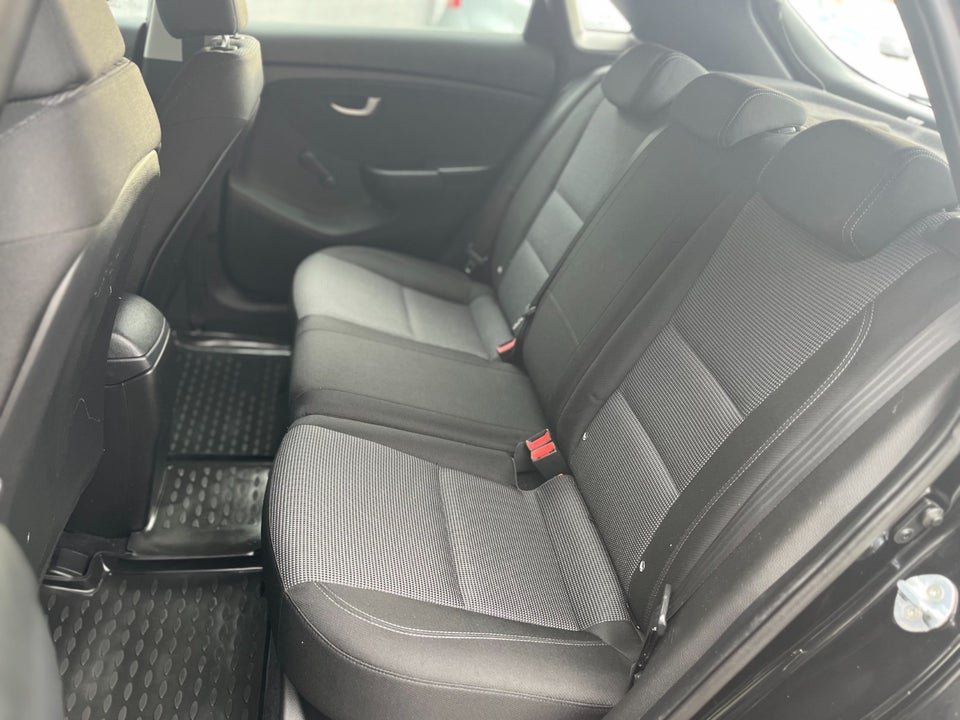 Hyundai i30 1,6 GDi Style Eco 5d