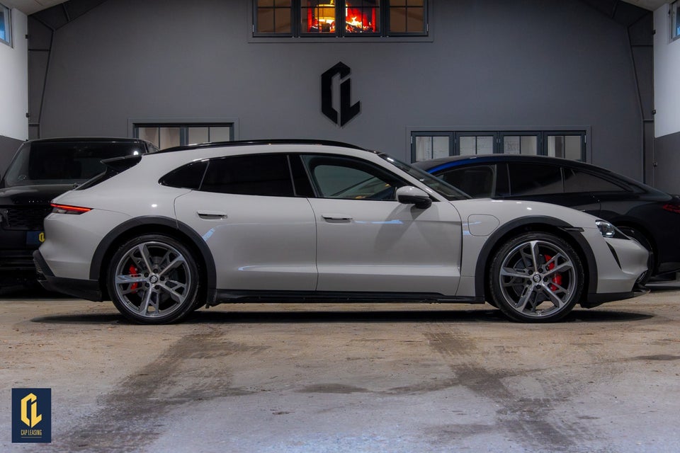 Porsche Taycan 4S Performance+ Cross Turismo 5d