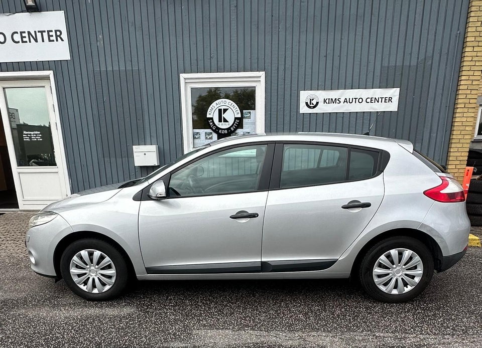 Renault Megane III 1,6 100 Expression 5d