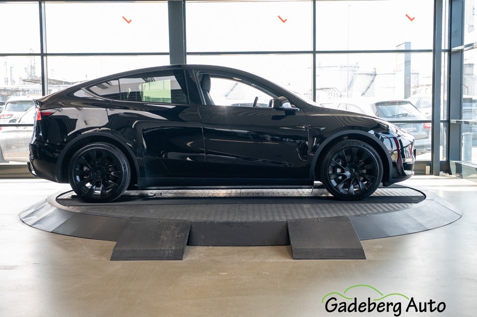 Tesla Model Y Long Range AWD 5d
