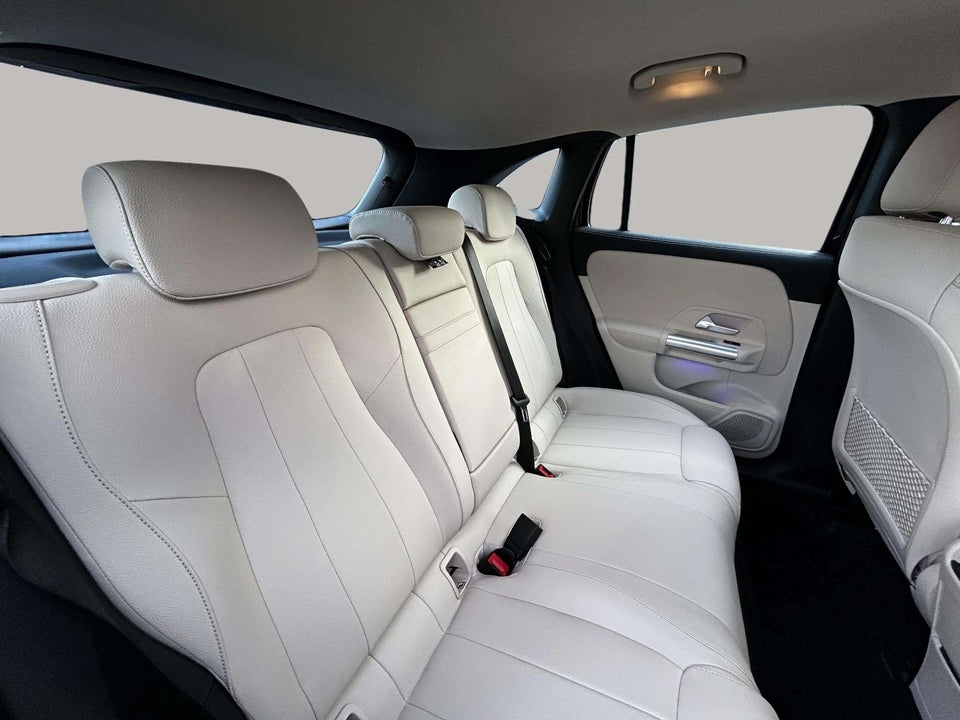 Mercedes EQA300 Progressive 4Matic 5d