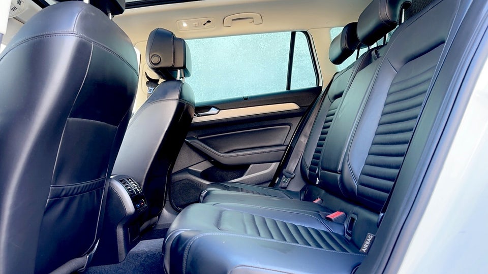 VW Passat 2,0 TDi 240 Highline Variant DSG 4Motion 5d