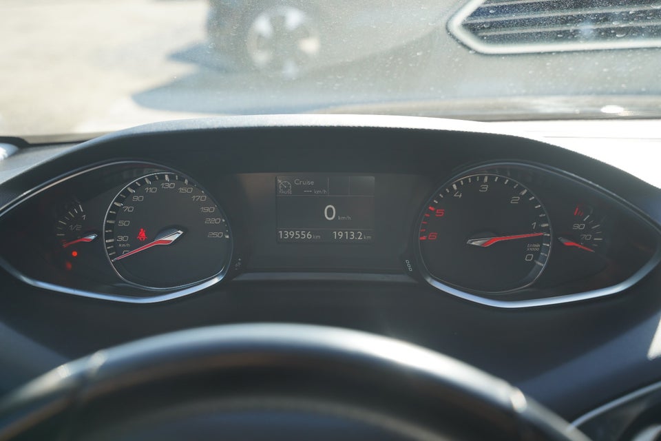 Peugeot 308 1,6 BlueHDi 120 Selection Sky SW 5d