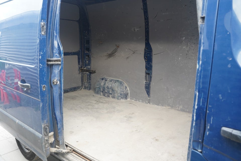 Renault Master III T33 2,3 dCi 130 L2H2 Kassevogn