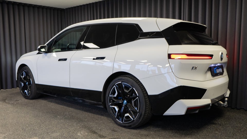 BMW iX xDrive40 Sport 5d