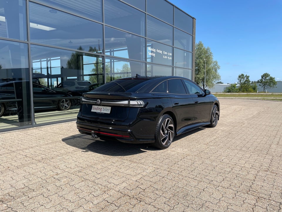 VW ID.7 77 Black Style 5d