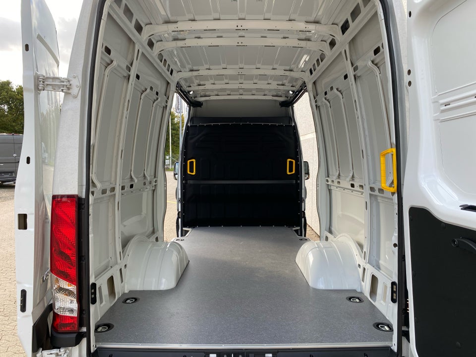 Iveco Daily 3,0 35C18 12m³ Van AG8