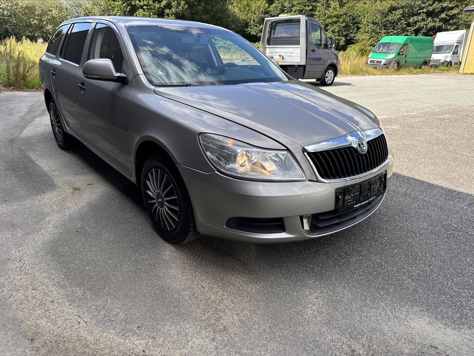 Skoda Octavia 1,6 TDi 105 Classic Combi 5d