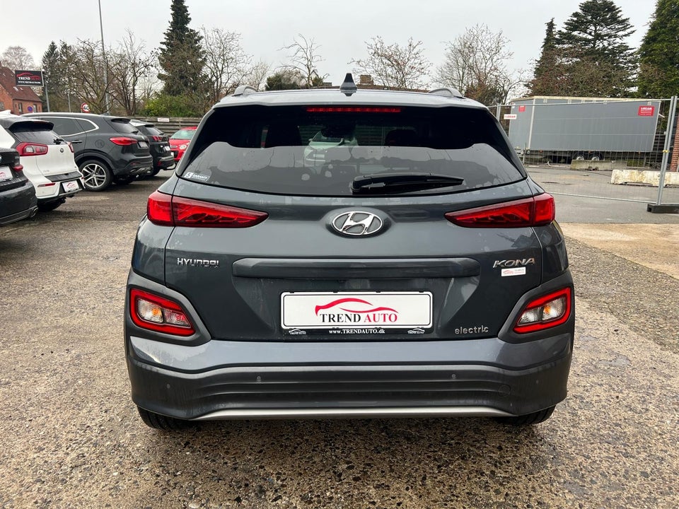 Hyundai Kona 64 EV Essential 5d