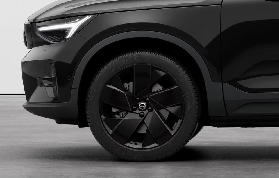 Volvo EX40 Extended Range Black Edition 5d