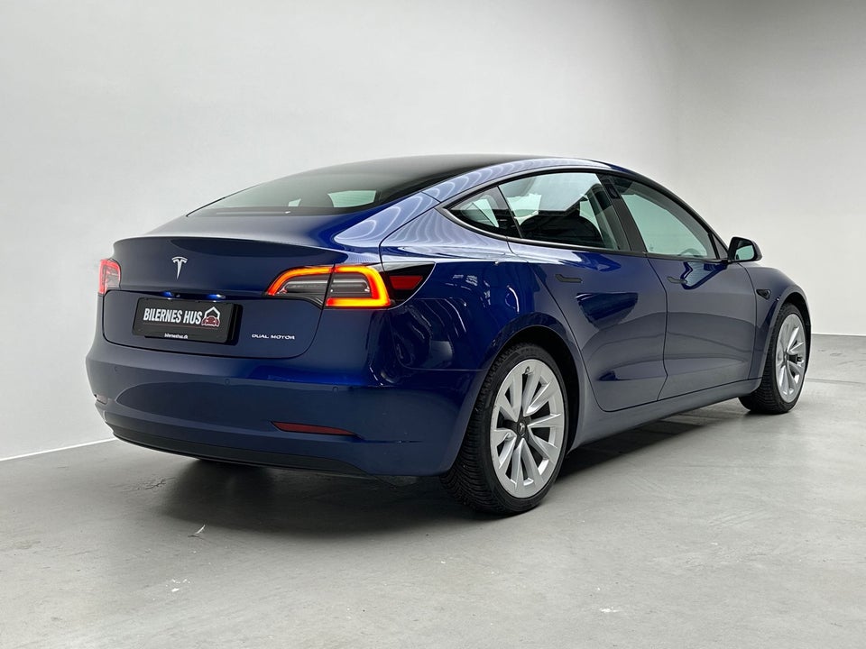 Tesla Model 3 Long Range AWD 4d