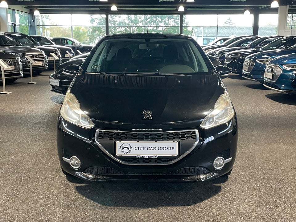 Peugeot 208 1,2 VTi Allure 5d