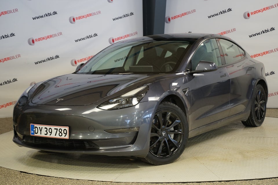 Tesla Model 3 Long Range AWD 4d