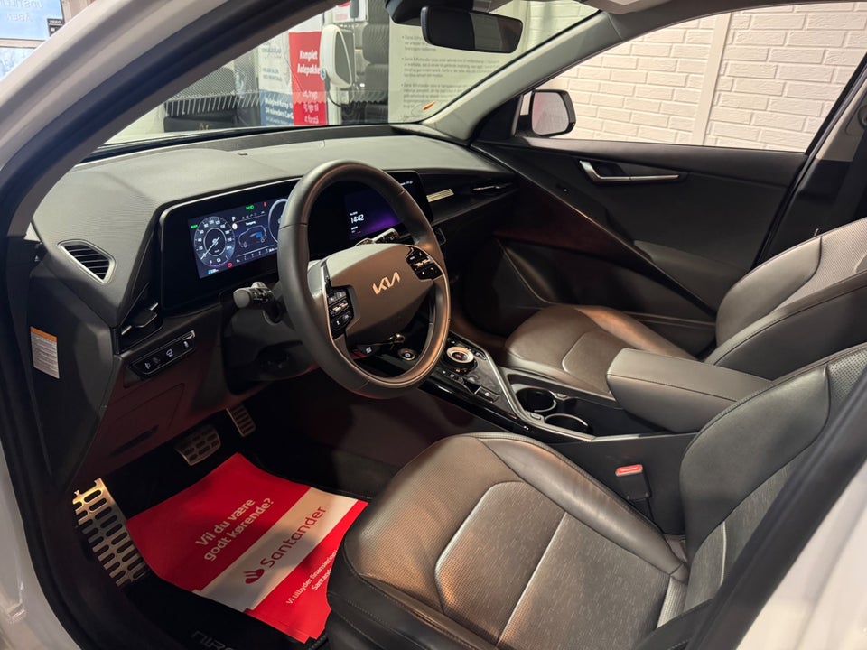 Kia Niro 64 EV Upgrade 5d