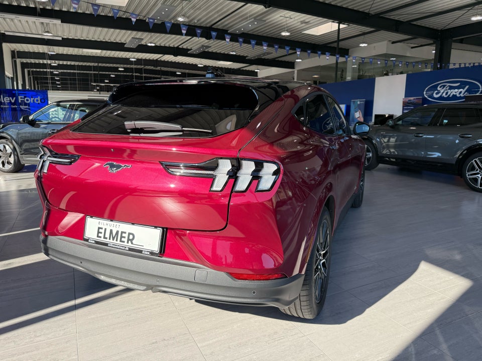 Ford Mustang Mach-E 98 Premium Extended Range AWD 5d