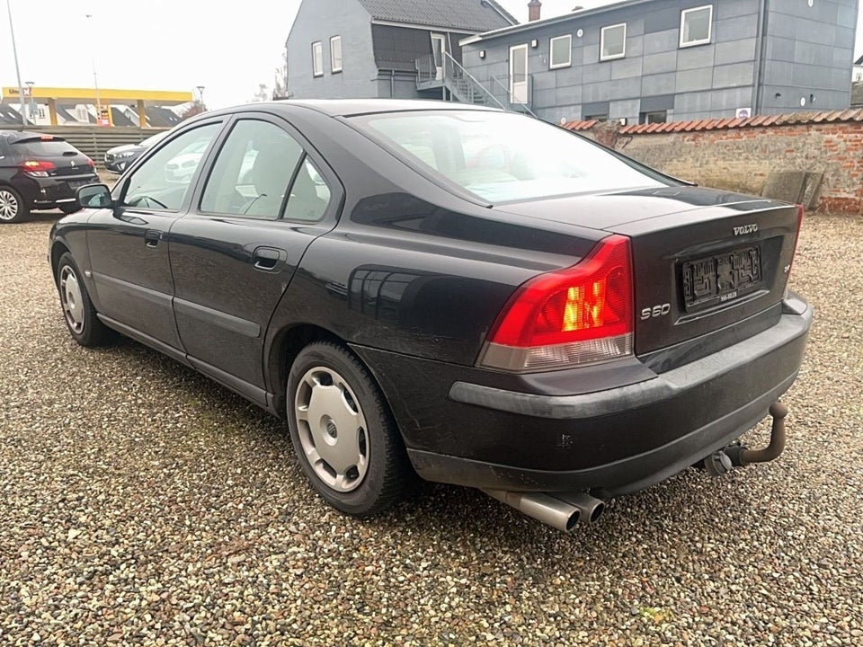 Volvo S60 2,4 140 4d
