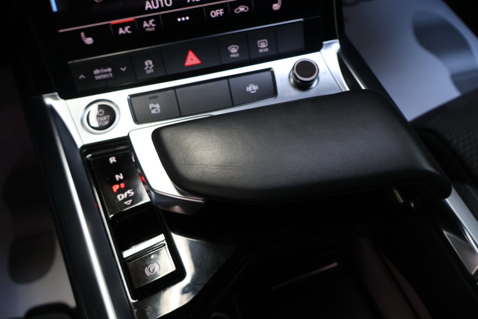 Audi e-tron 55 S-line Sportback quattro 5d