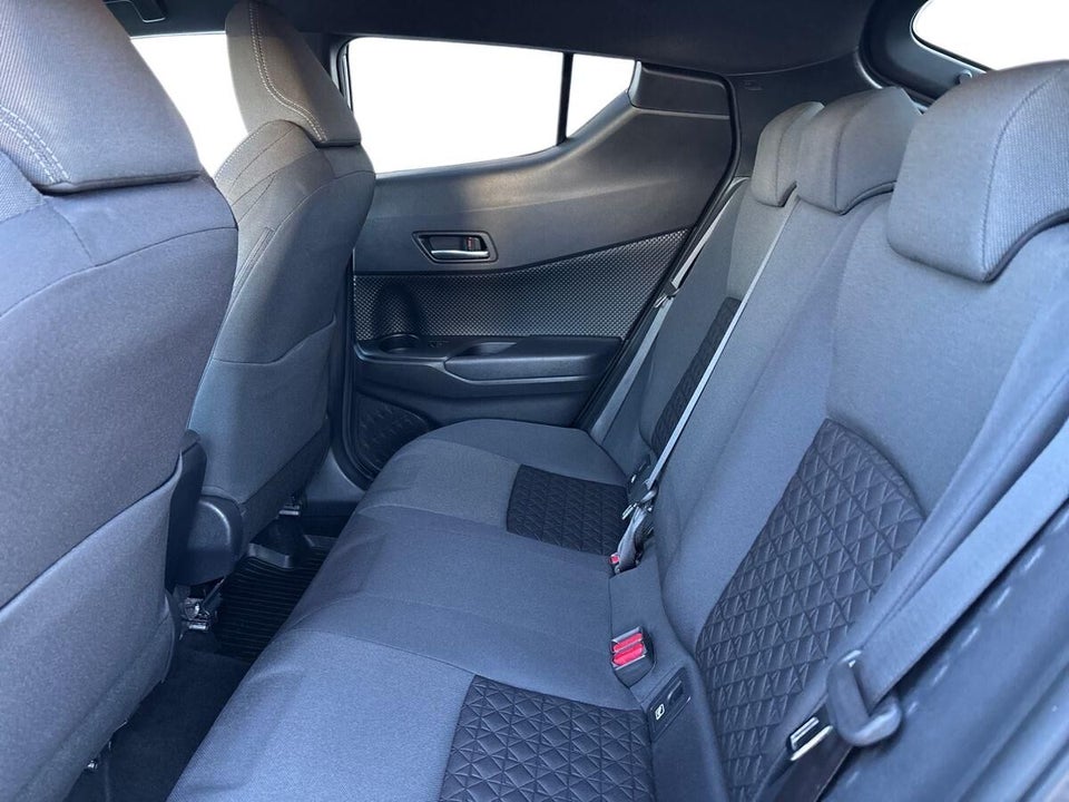 Toyota C-HR 1,8 Hybrid C-LUB Smart CVT 5d