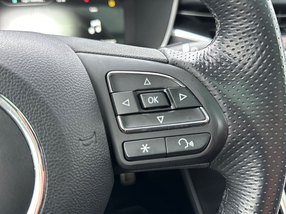 MG Marvel R Luxury 5d