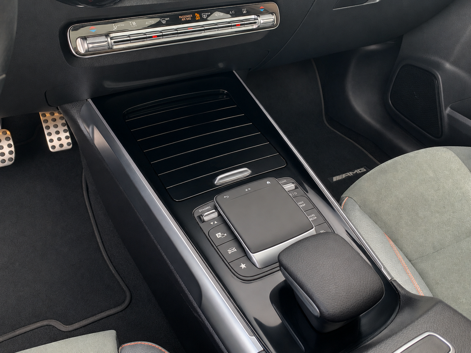 Mercedes EQB300 AMG Line 4Matic 5d