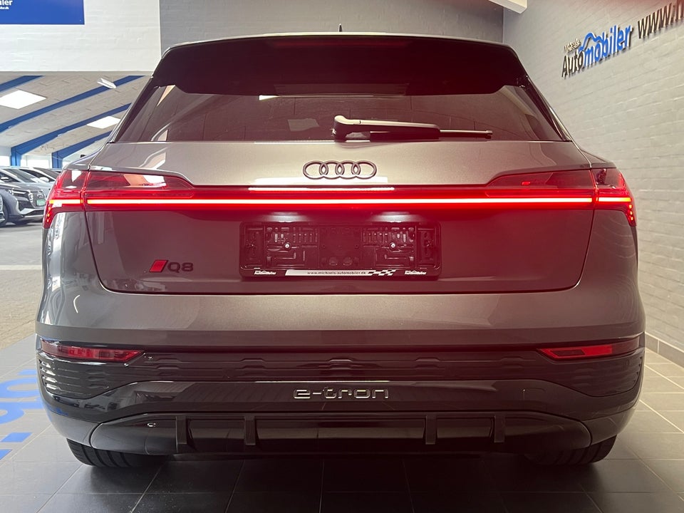 Audi Q8 e-tron 55 S-line quattro 5d