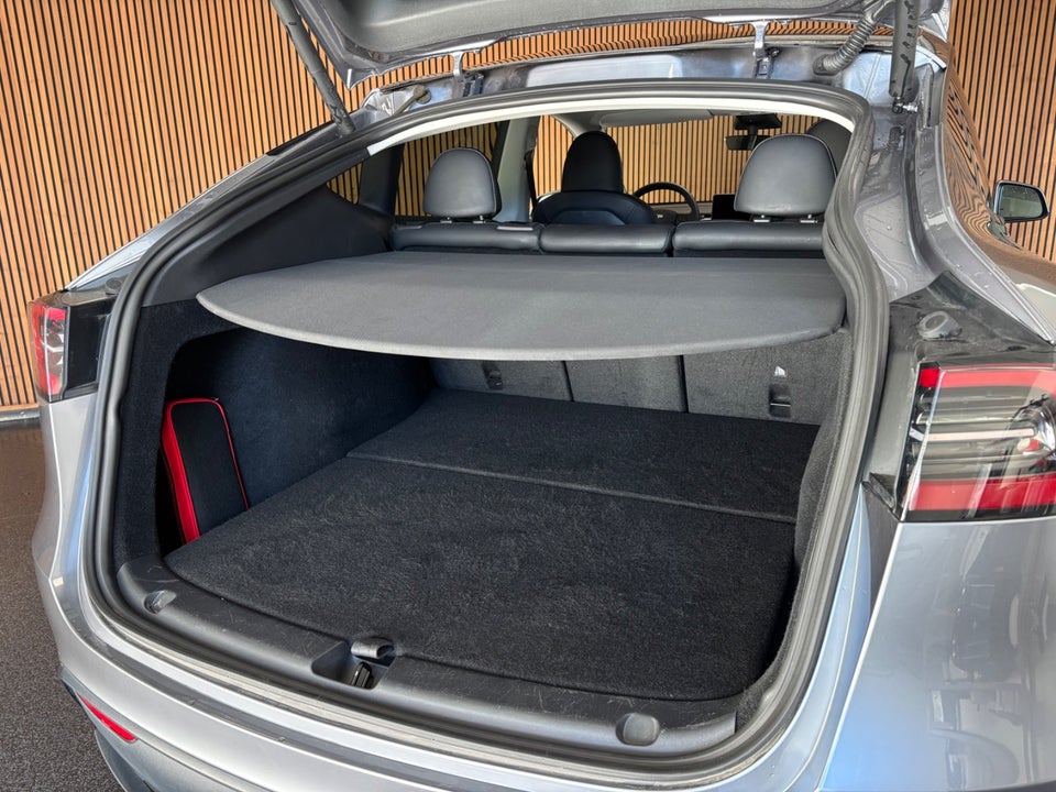 Tesla Model Y Long Range RWD 5d