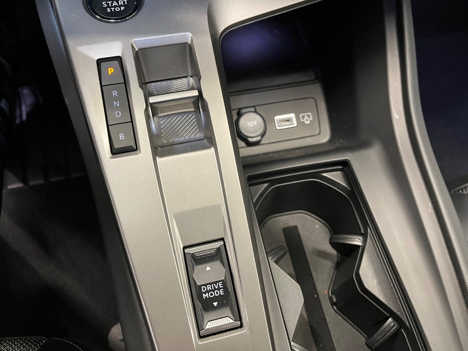 Peugeot 308 1,6 Hybrid First Selection+ EAT8 5d