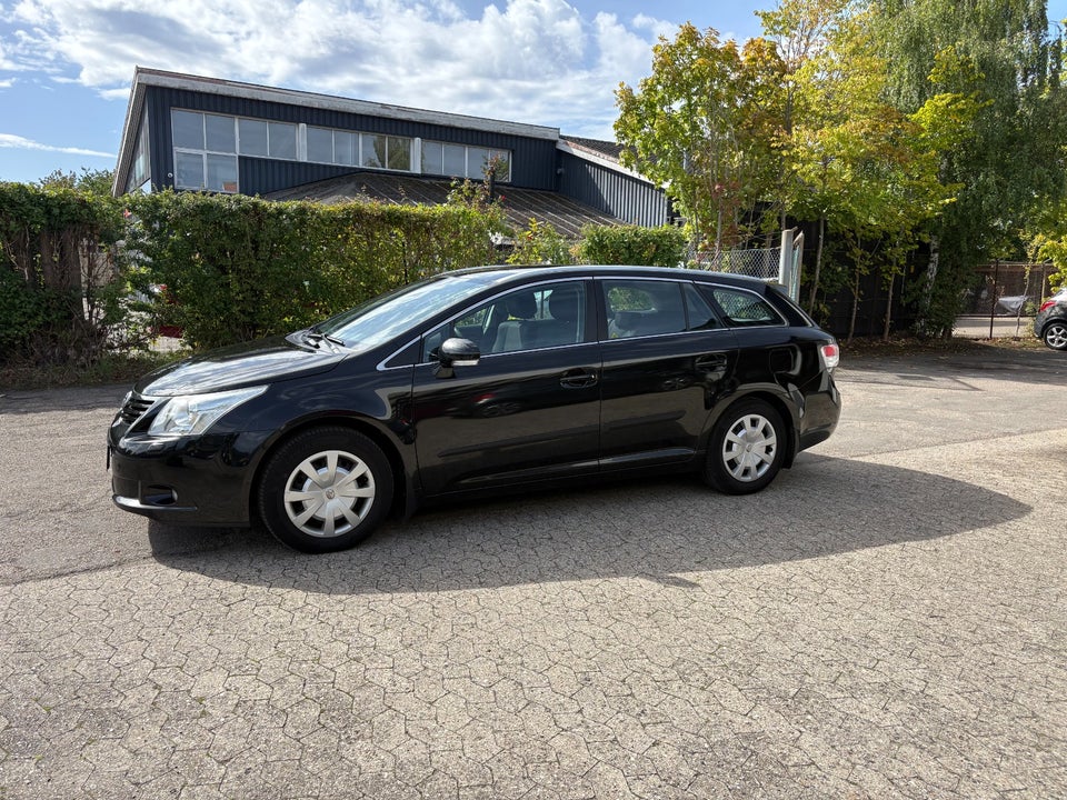 Toyota Avensis 1,6 VVT-i T1 stc. 5d