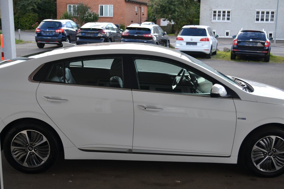 Hyundai Ioniq 1,6 PHEV Premium+ DCT 5d