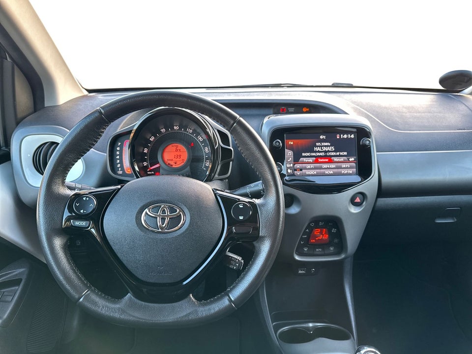 Toyota Aygo 1,0 VVT-i x-press 5d