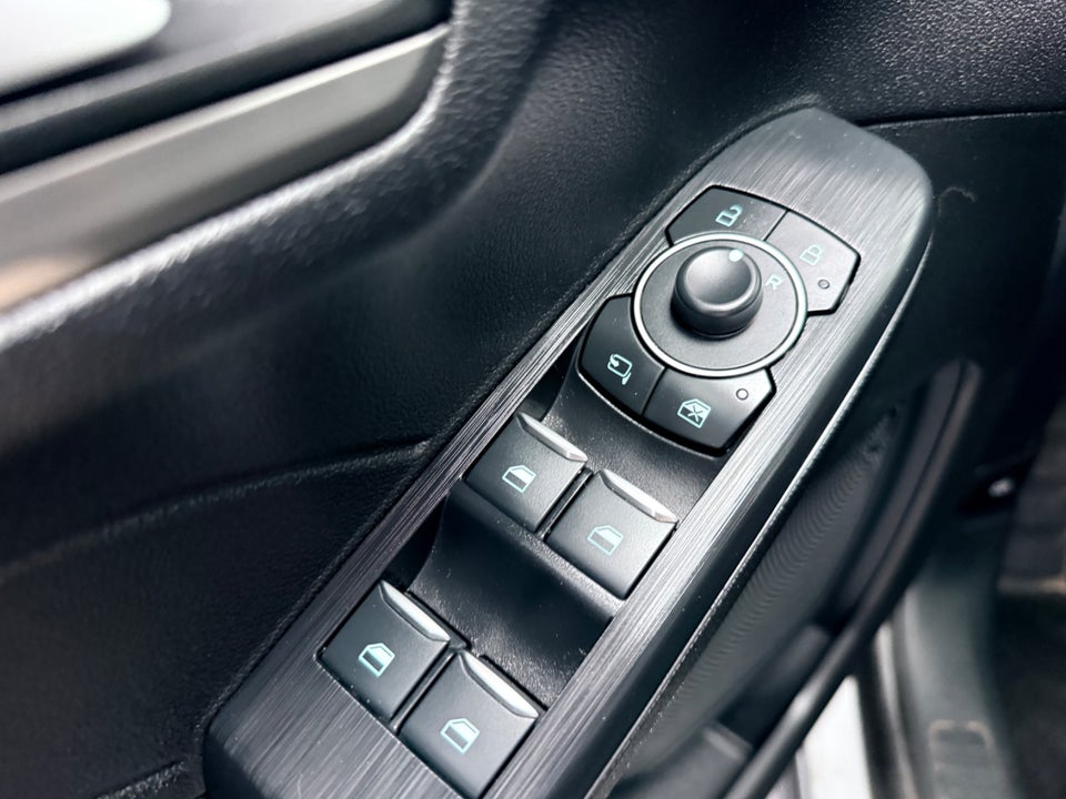 Ford Kuga 2,5 PHEV Titanium CVT 5d