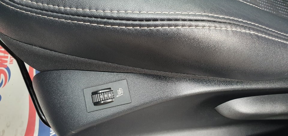 Peugeot 2008 1,2 e-THP 110 Allure Sky 5d