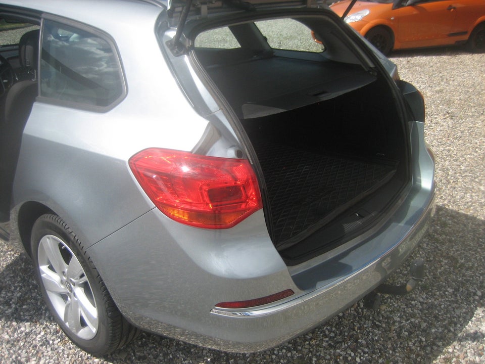 Opel Astra 1,4 T 140 Enjoy Sports Tourer 5d