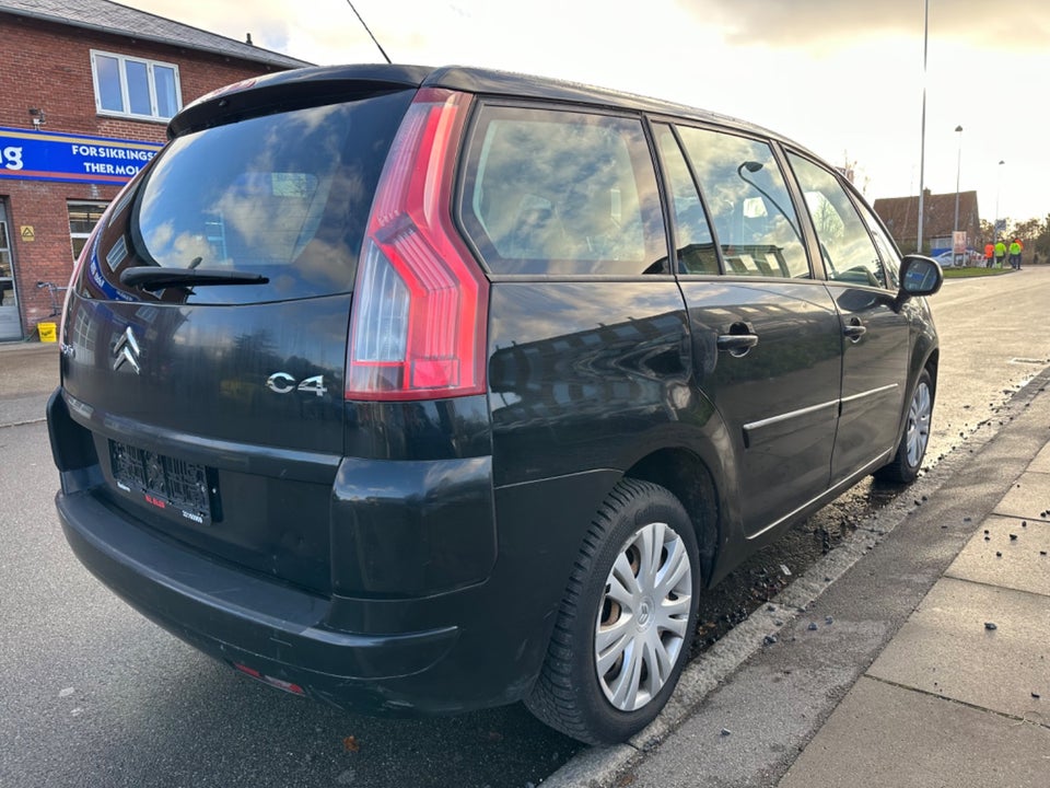 Citroën Grand C4 Picasso 1,8 16V Prestige 7prs 5d